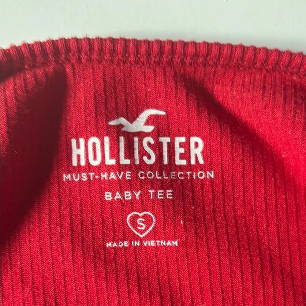 Red Ribbed Women's Top - Picture 2 of 2